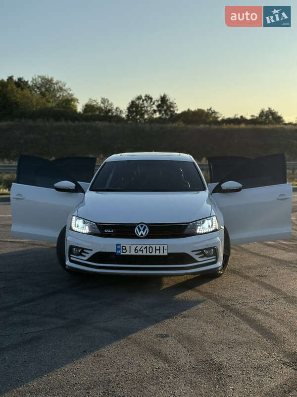 Седан Volkswagen Jetta 2017 в Полтаве