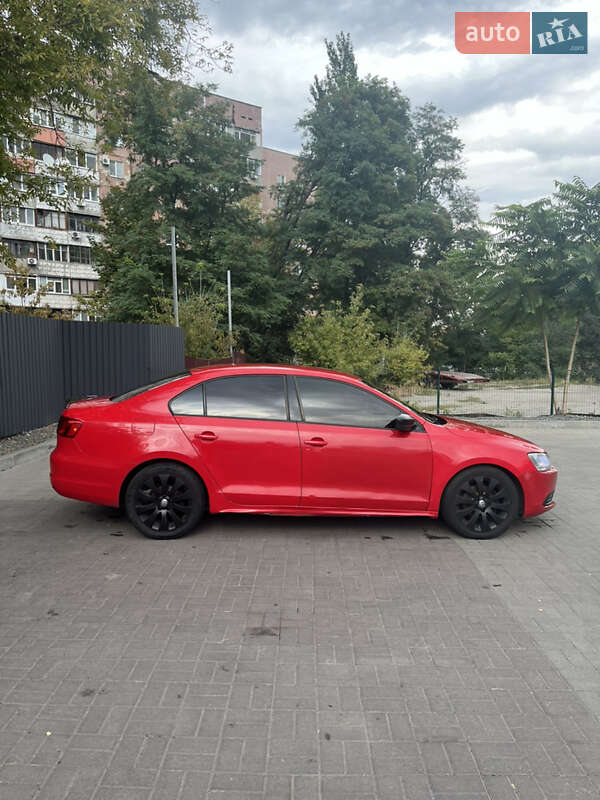 Седан Volkswagen Jetta 2012 в Днепре
