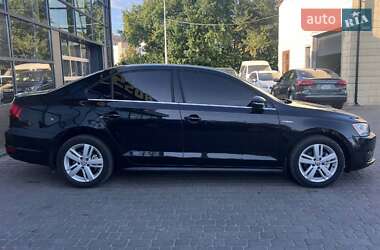 Седан Volkswagen Jetta 2012 в 