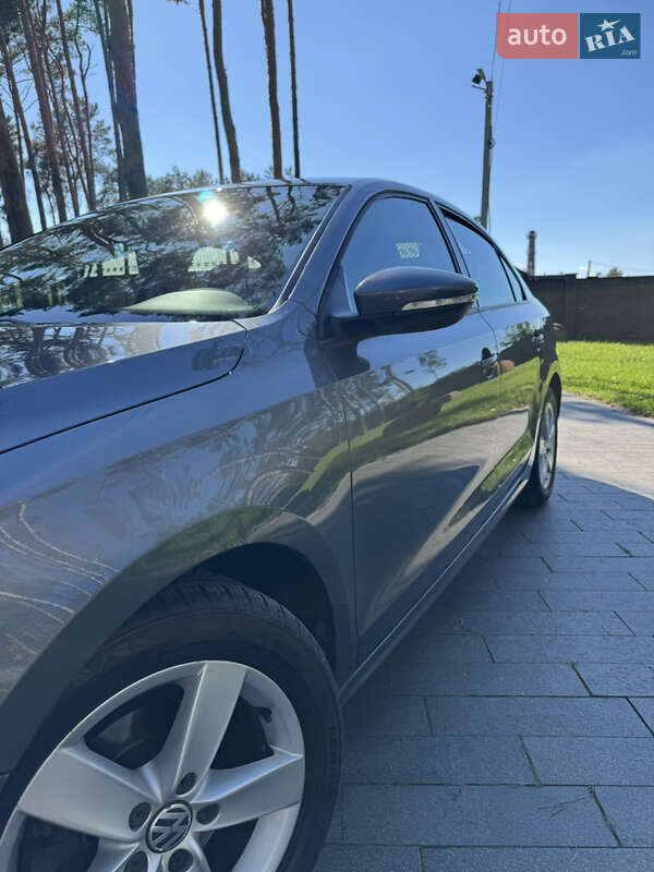 Седан Volkswagen Jetta 2011 в Житомире