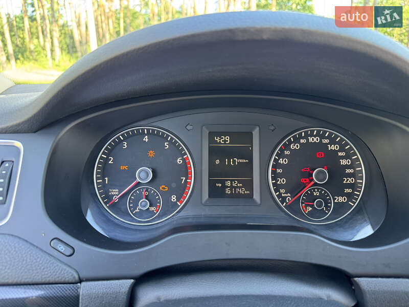 Седан Volkswagen Jetta 2011 в Житомире