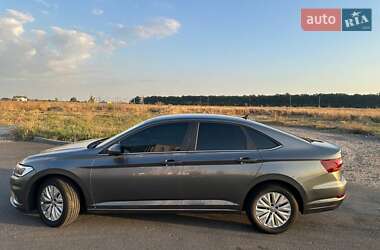 Седан Volkswagen Jetta 2019 в 