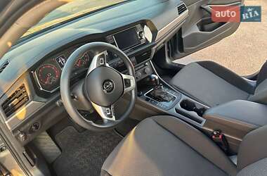 Седан Volkswagen Jetta 2019 в 