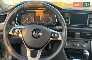 Седан Volkswagen Jetta 2019 в 