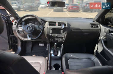 Седан Volkswagen Jetta 2013 в 