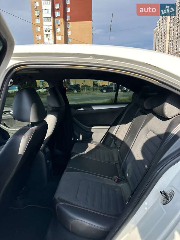 Седан Volkswagen Jetta 2012 в Киеве