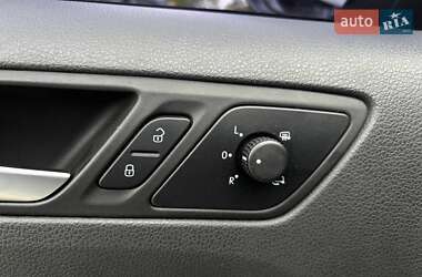 Седан Volkswagen Jetta 2012 в 