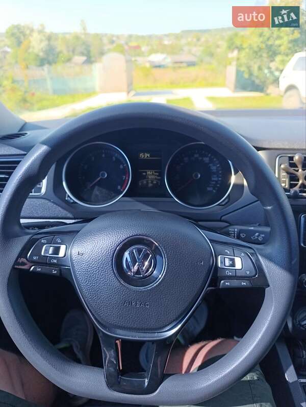 Седан Volkswagen Jetta 2016 в Ивано-Франковске