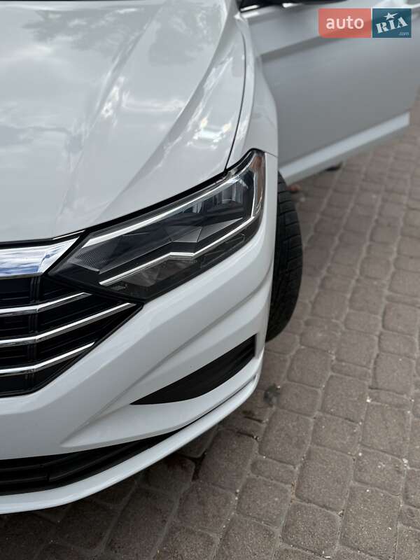 Седан Volkswagen Jetta 2019 в Киеве