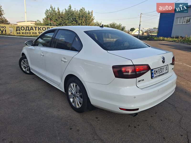 Седан Volkswagen Jetta 2016 в Житомире