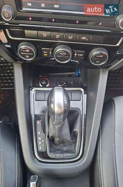Седан Volkswagen Jetta 2016 в 