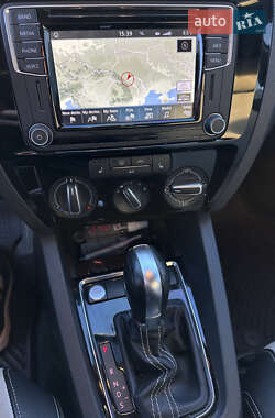 Седан Volkswagen Jetta 2016 в 