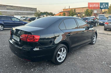 Седан Volkswagen Jetta 2012 в 