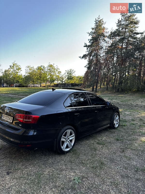 Седан Volkswagen Jetta 2014 в Зміїві