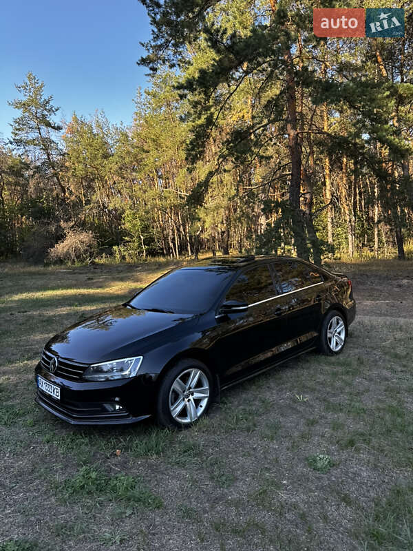 Седан Volkswagen Jetta 2014 в Зміїві