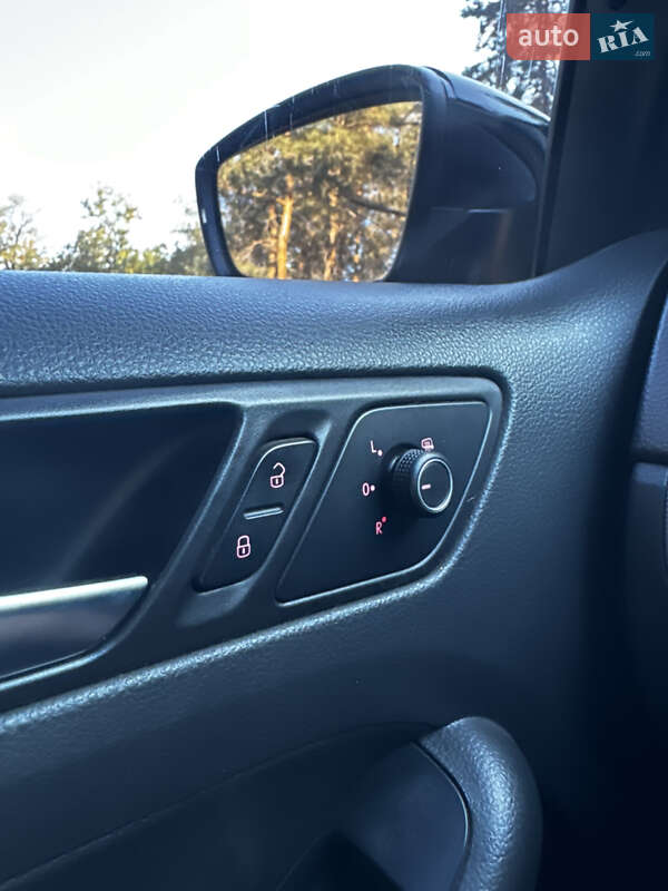 Седан Volkswagen Jetta 2014 в Зміїві