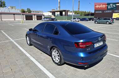 Седан Volkswagen Jetta 2016 в 
