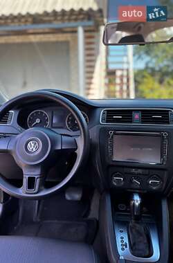 Седан Volkswagen Jetta 2012 в 