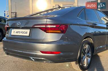 Седан Volkswagen Jetta 2018 в 
