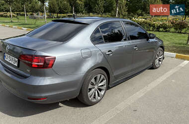 Седан Volkswagen Jetta 2015 в 