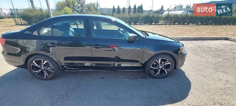 Седан Volkswagen Jetta 2014 в Днепре