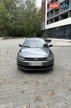 Седан Volkswagen Jetta 2012 в Тернополе