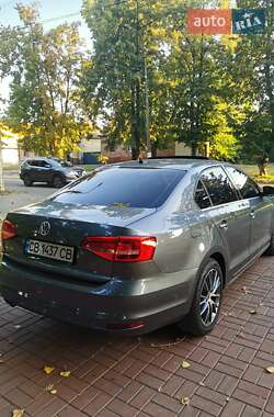 Седан Volkswagen Jetta 2015 в 