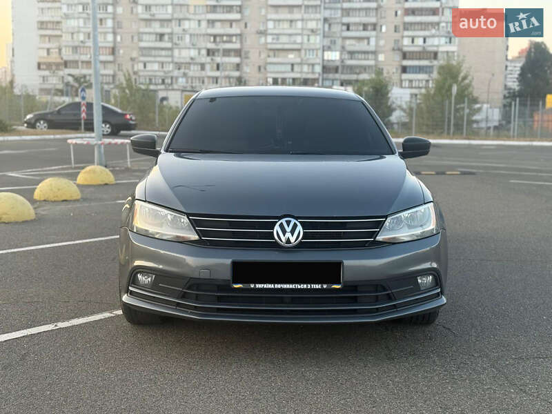 Седан Volkswagen Jetta 2016 в Киеве