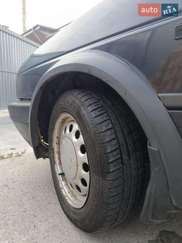 Седан Volkswagen Jetta 1991 в Ровно