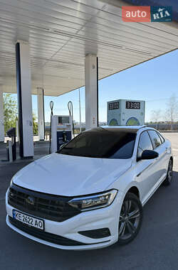 Седан Volkswagen Jetta 2019 в 
