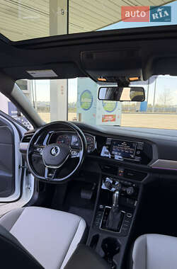 Седан Volkswagen Jetta 2019 в 