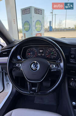 Седан Volkswagen Jetta 2019 в 