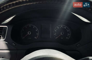 Седан Volkswagen Jetta 2014 в 