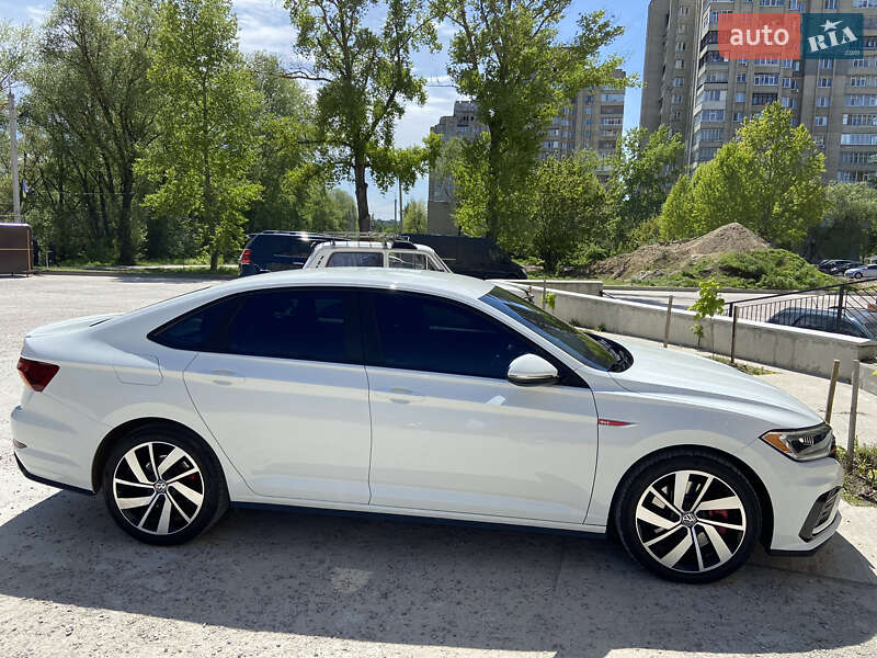 Седан Volkswagen Jetta 2020 в Києві
