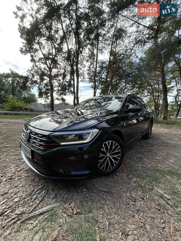 Седан Volkswagen Jetta 2018 в Киеве