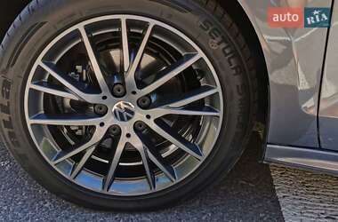 Седан Volkswagen Jetta 2015 в 
