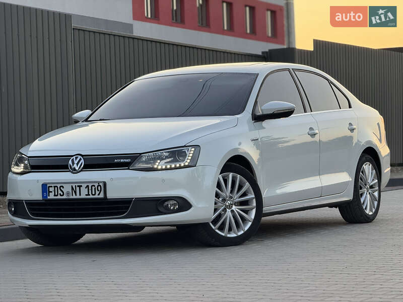 Седан Volkswagen Jetta 2013 в 
