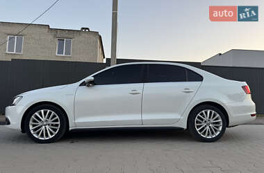 Седан Volkswagen Jetta 2013 в 