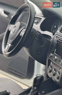 Седан Volkswagen Jetta 2013 в 
