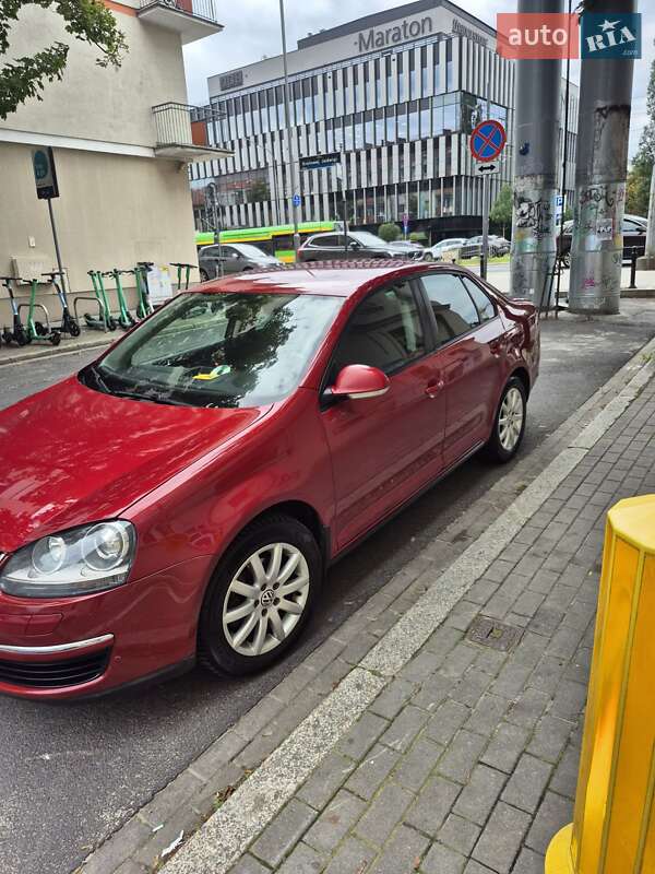 Седан Volkswagen Jetta 2010 в Житомире