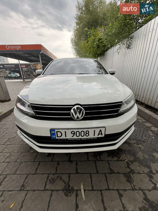 Седан Volkswagen Jetta 2014 в 