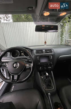 Седан Volkswagen Jetta 2014 в 