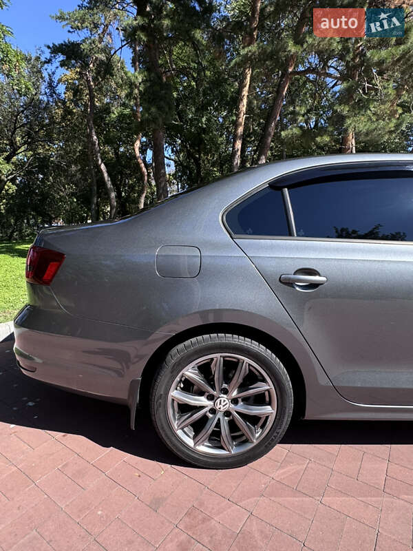 Седан Volkswagen Jetta 2017 в Кременчуге