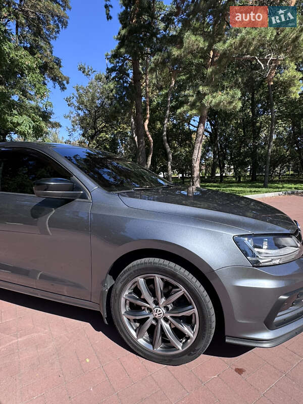 Седан Volkswagen Jetta 2017 в Кременчуге