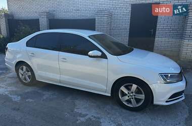 Седан Volkswagen Jetta 2016 в 