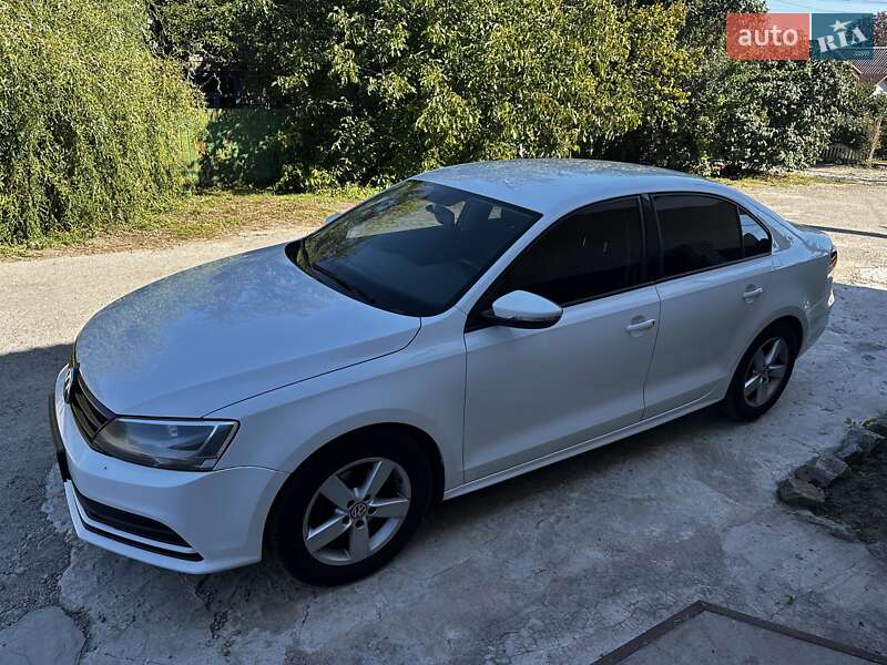 Седан Volkswagen Jetta 2016 в 