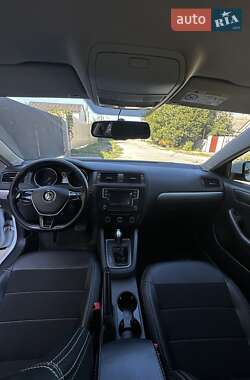 Седан Volkswagen Jetta 2016 в 