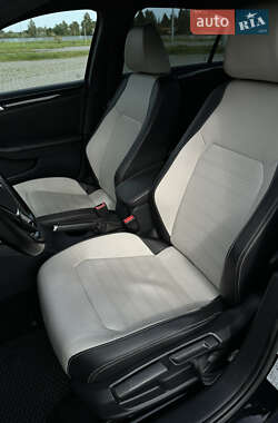 Седан Volkswagen Jetta 2015 в 