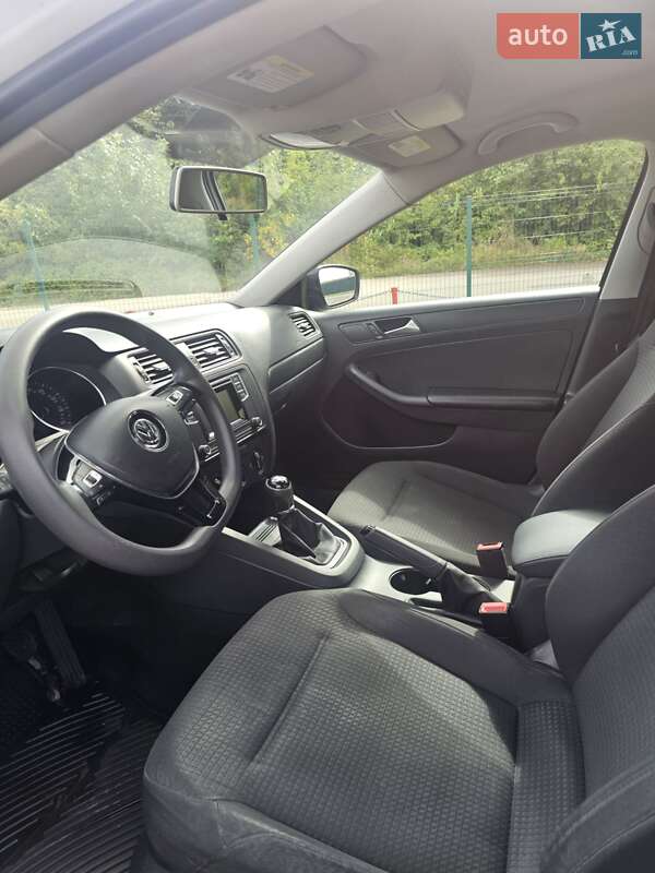 Седан Volkswagen Jetta 2015 в Нововолынске