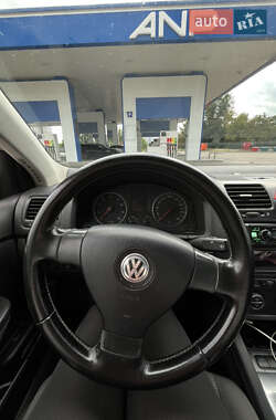 Седан Volkswagen Jetta 2006 в Киеве